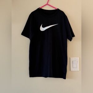 {Nike}-Size M-The Nike Tee Dri-Fit in Black